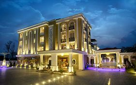 Four Vedas Hotel & Resort